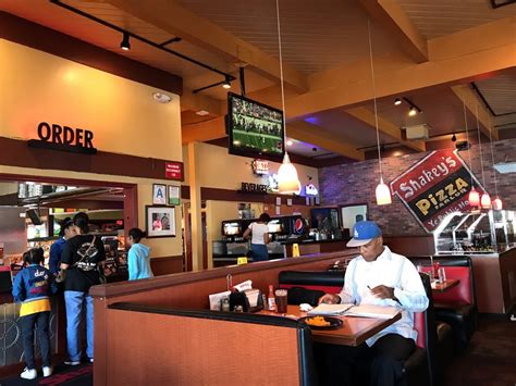Shakey's Pizza Parlor & Restaurant .